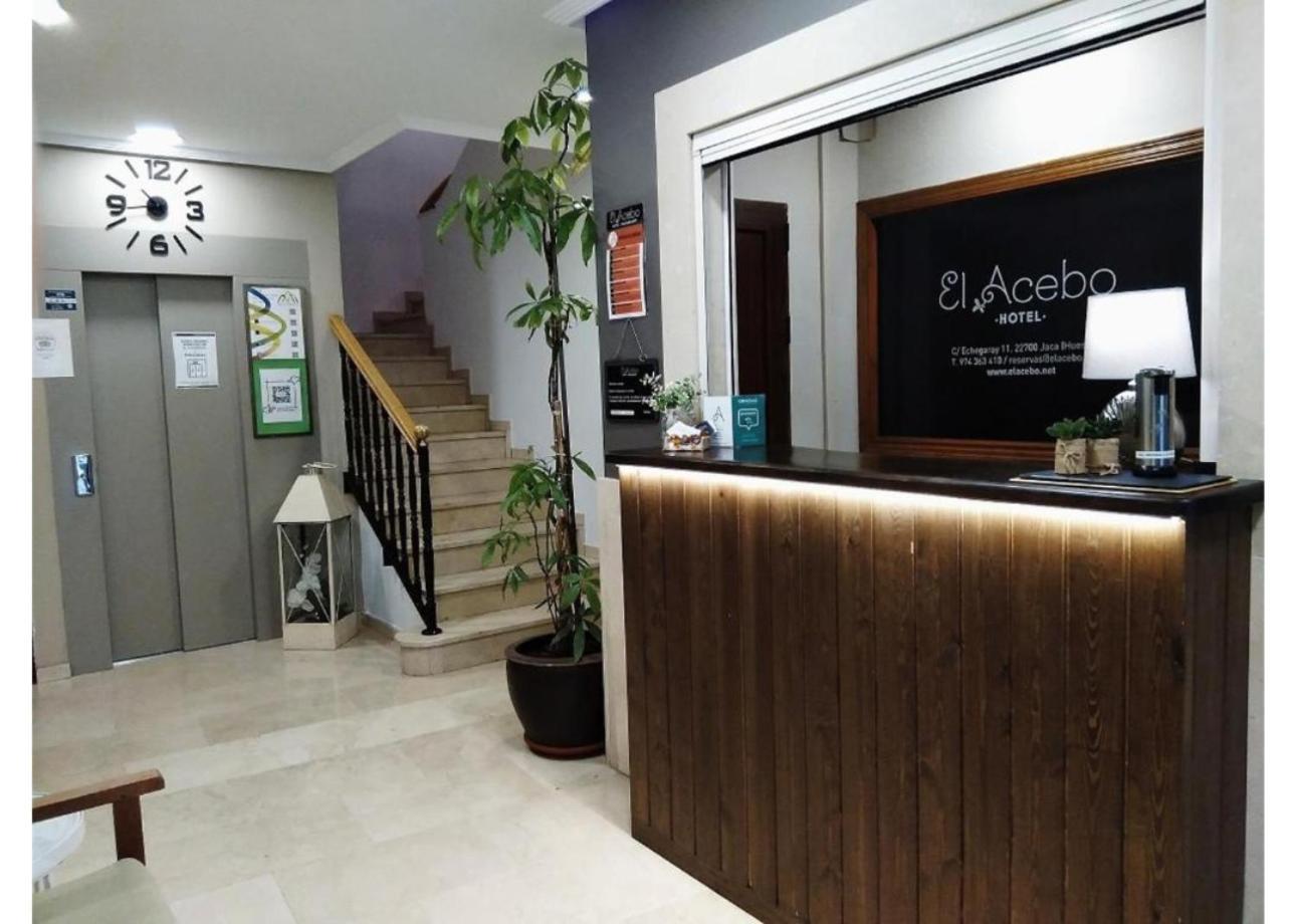 Hotel El Acebo Jaca Bagian luar foto