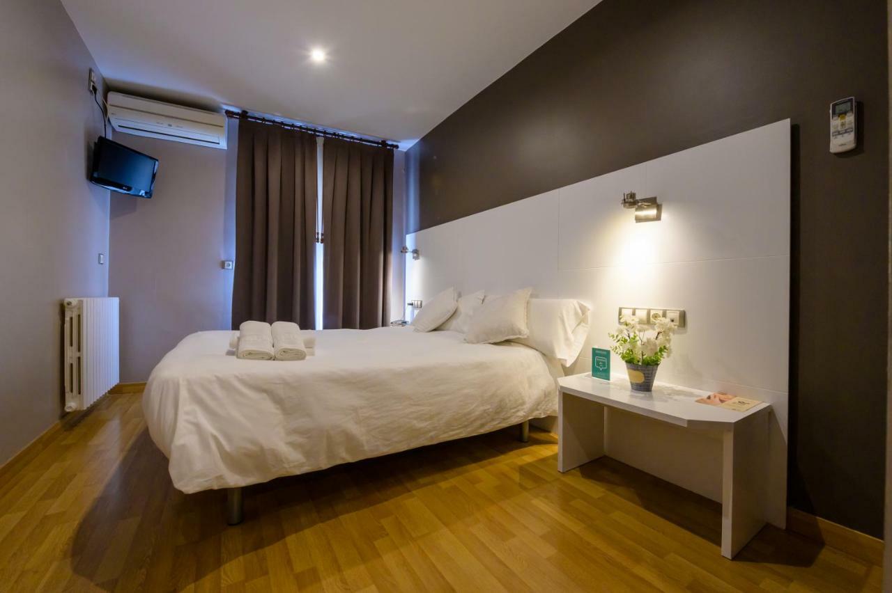 Hotel El Acebo Jaca Bagian luar foto