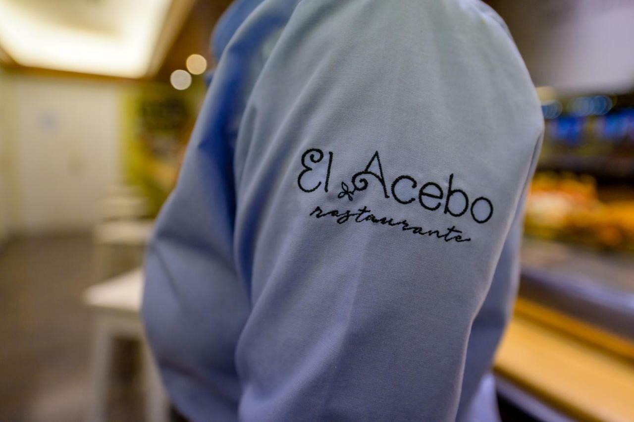 Hotel El Acebo Jaca Bagian luar foto
